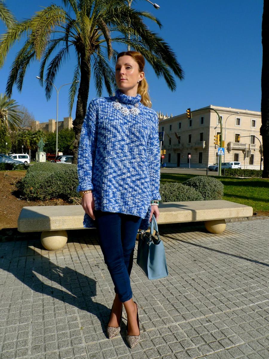 Oversized Blue Sweater And skinny jeans livelovepolly by paula casielles pp