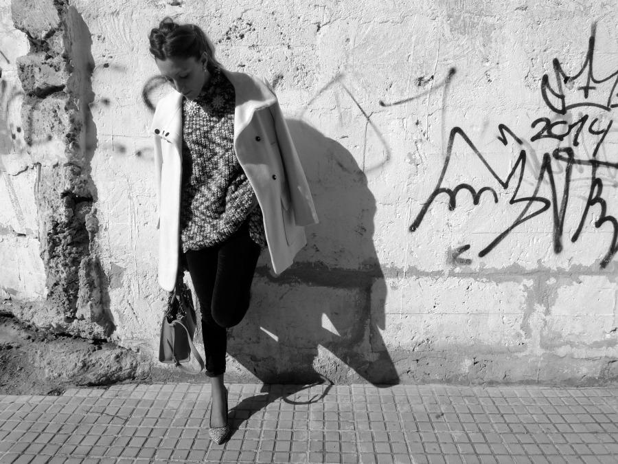 Oversized Blue Sweater And skinny jeans livelovepolly by paula casielles