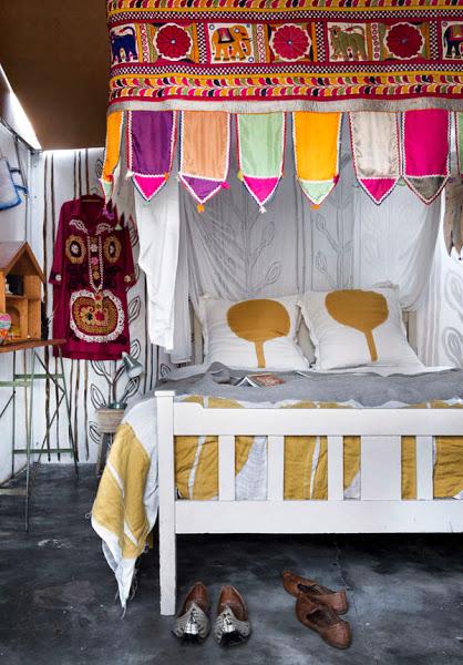 Dormitorio de caravana bohemia