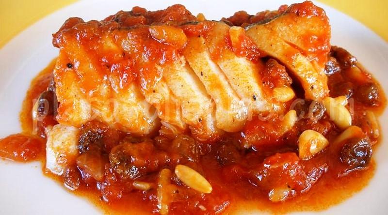 Bacalao-con-pasas-y-piñones2