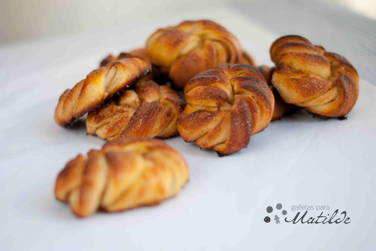 Bollitos suecos de cardamomo