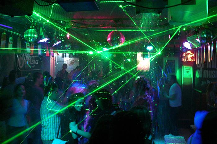 Planes para San Valentin, fiesta, Las botas de Nancy Sinatra