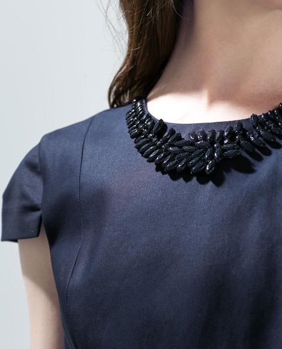 vetsido collar detalle 39_95 zara_azul marino3