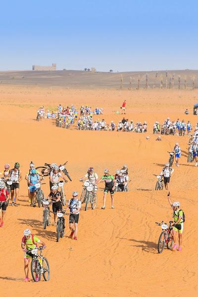 Salida-quinta-etapa-de-la-Titan-Desert