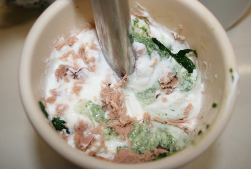 04. Batir ingredientes del pastel espinacas en blog de fitness