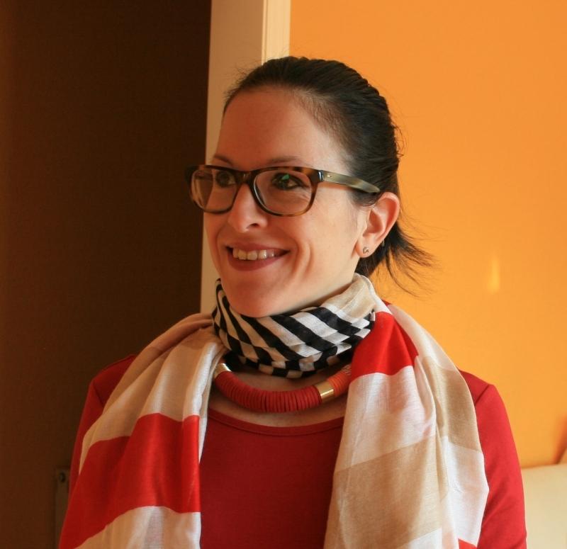 07. Collar en outfit navy sport en blog de moda