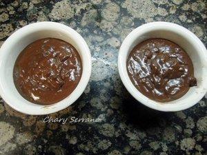 BROWNIE DE CHOCOLATE Y NUECES EN TAZA