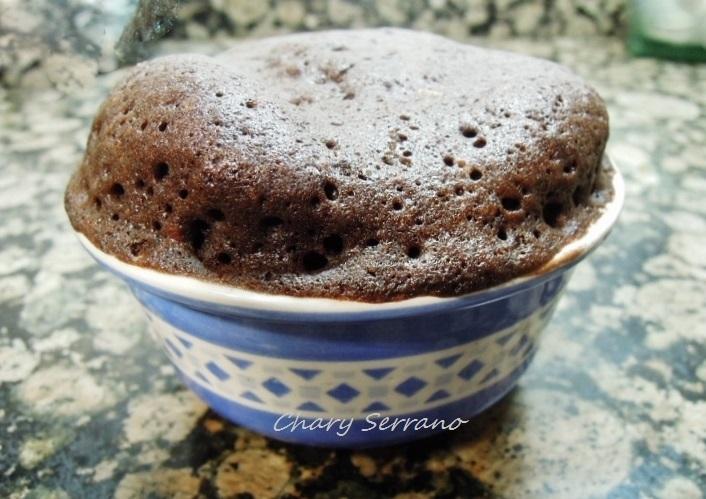 BROWNIE DE CHOCOLATE Y NUECES EN TAZA
