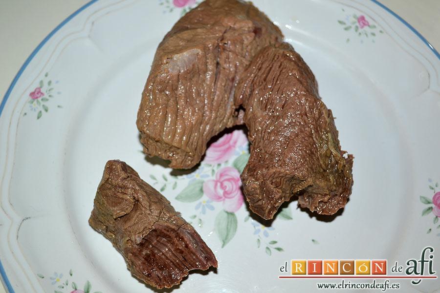 Frittata de morcillo y pimientos, reservamos el morcillo