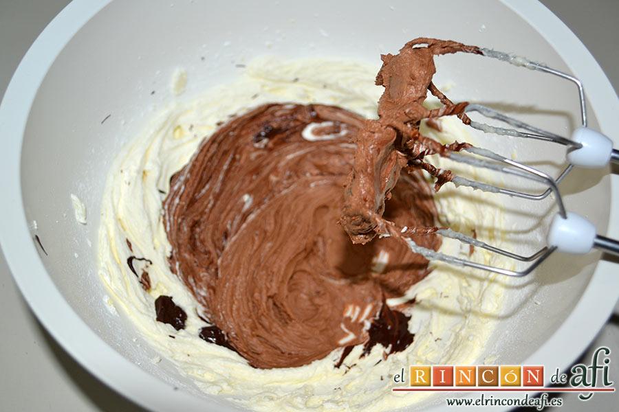 Tarta de San Valentín, batimos bien