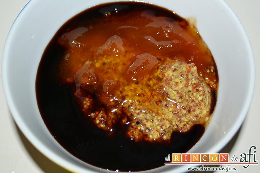 Crema de peras a la mostaza antigua, preparamos el aliño mezclando la mostaza, el vinagre balsámico y la miel