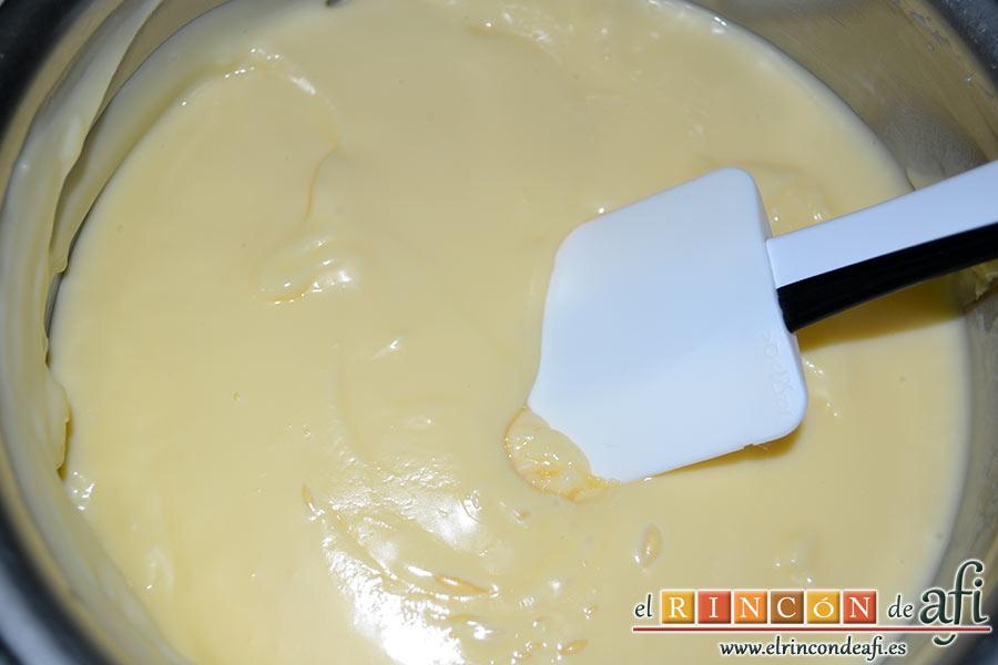 Tarta de fresones, dejar que se temple la crema pastelera