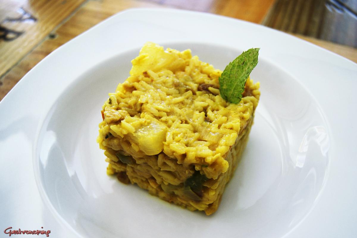 CREMOSO CON PAVO, FRUTAS Y CURRY