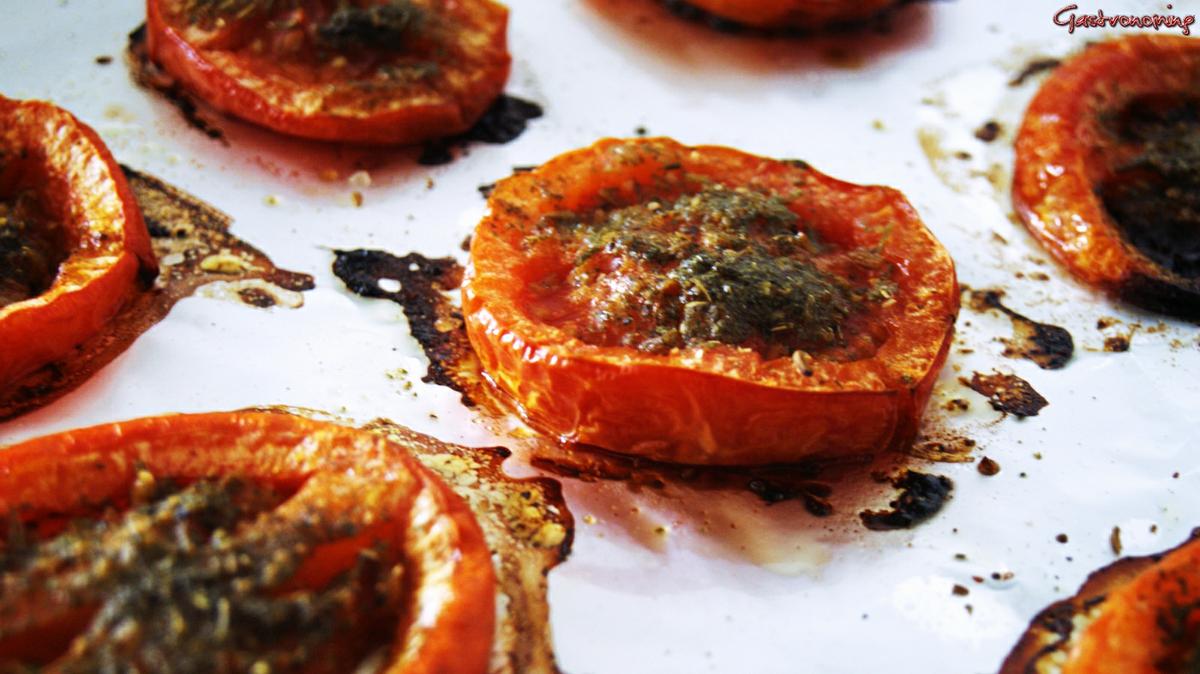 Milhojas de berenjena tomate y queso