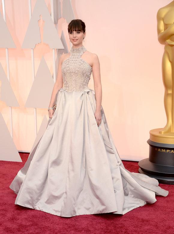 felicity jones oscars 2015 Mis 10 estilismos favoritos en la alfombra roja de los Oscars 2015