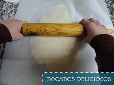extendemos la pasta con la ayuda de un rodillo