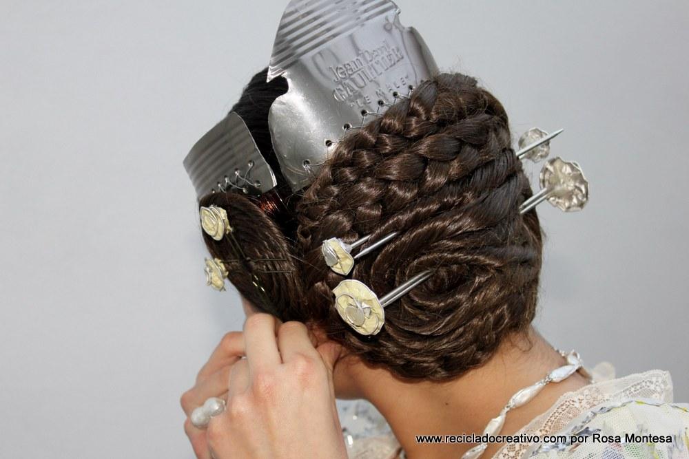 Peinetas de Fallera Valenciana realizadas con botes de hojalata reciclados