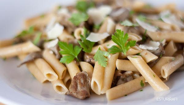 Pasta integral con setas ostra