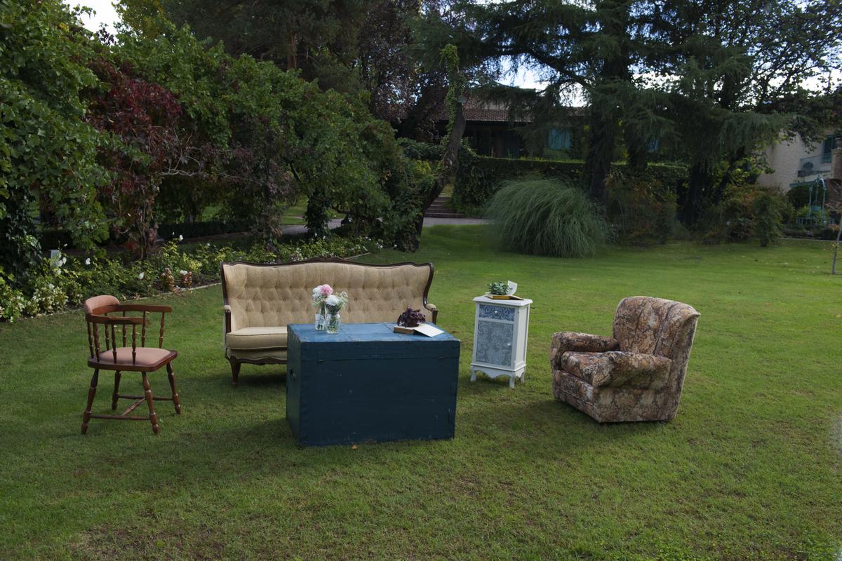 Colores-de-boda-rincon-sillones-sofas-antiguos-laura-y-raul_0032