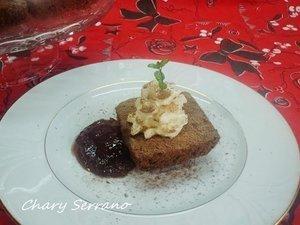 BROWNIE CON NATA (crema de leche) Y MERMELADA DE FRUTOS ROJOS