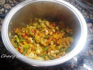 SOPA DE VERDURAS CON PASTA Y BACON AHUMADO
