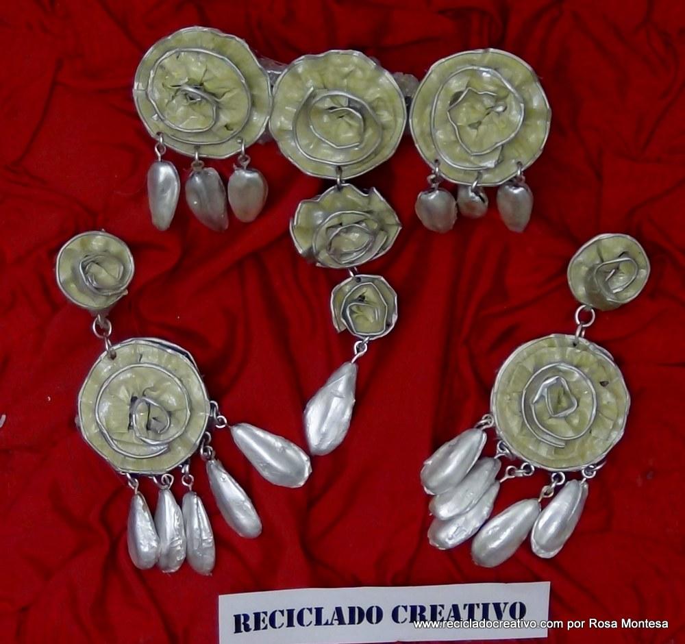 Aderezo de fallera valenciana siglo XXI con material reciclado