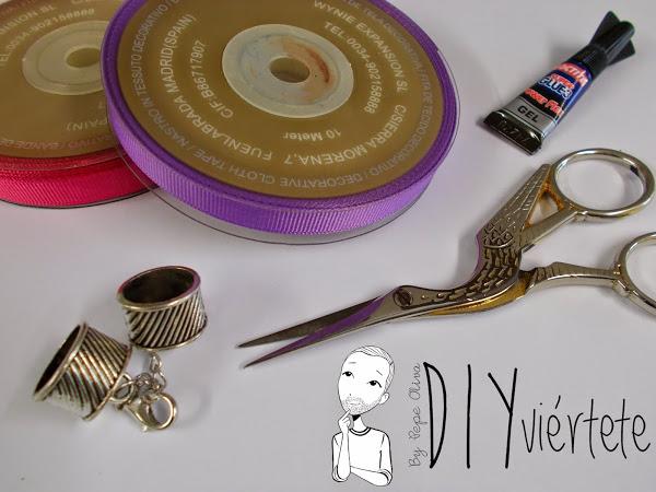 BLOGERSANDO-marzo-lila-collar-cinta raso-mujer trabajadora-color mujer-morado-violeta-acordeón-bisutería-1