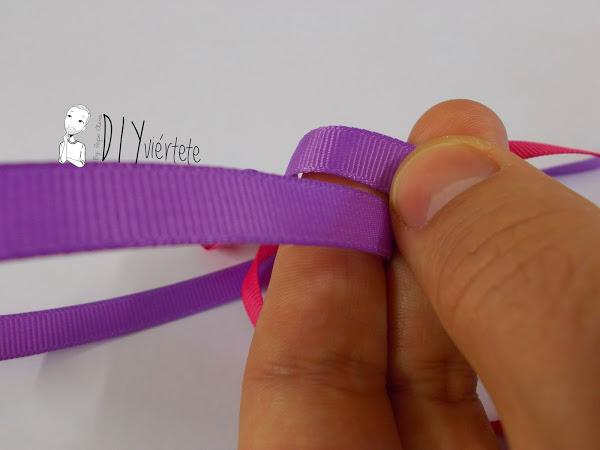 BLOGERSANDO-marzo-lila-collar-cinta raso-mujer trabajadora-color mujer-morado-violeta-acordeón-bisutería-3