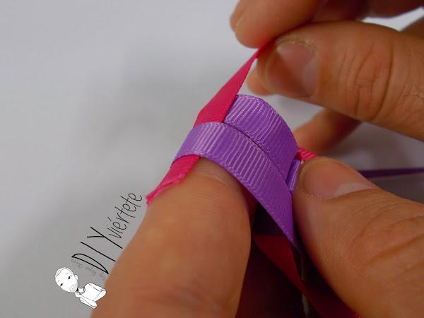 BLOGERSANDO-marzo-lila-collar-cinta raso-mujer trabajadora-color mujer-morado-violeta-acordeón-bisutería-5