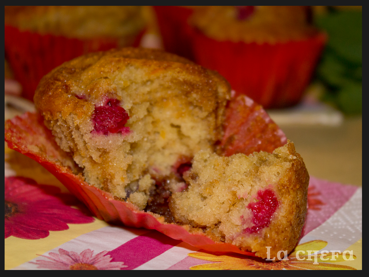 MAGDALENAS CON FRUTOS DEL BOSQUE Y CARAMELO2