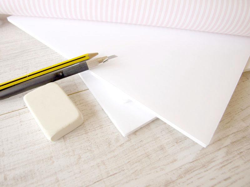 letra de cartón pluma