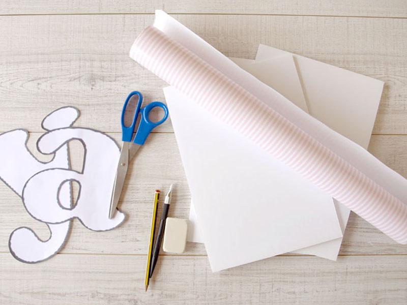 letra de cartón pluma