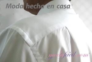 PATRON DE COSTURA MODELO HM1339C Imagen del pliege - prense en la espalda union con el canesu modelo HM1339C