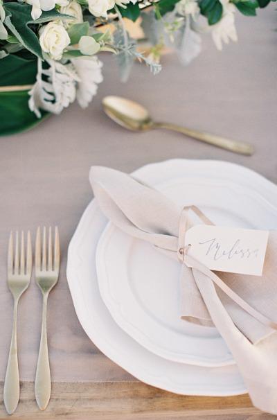 Mesa de San Valentín en tono pastel