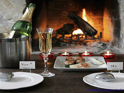 Mesa de San Valentín ante la chimenea
