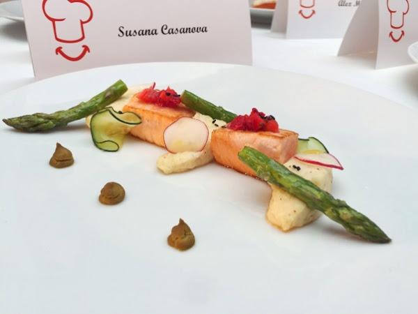 salmón, coco loco y falso wasabi