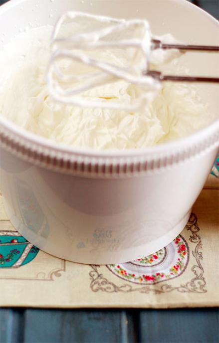 Nata (crema de leche)-semi-montada-mg