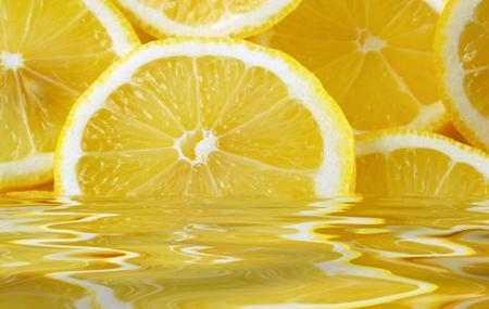 Zumo de limón para erradicar la caspa