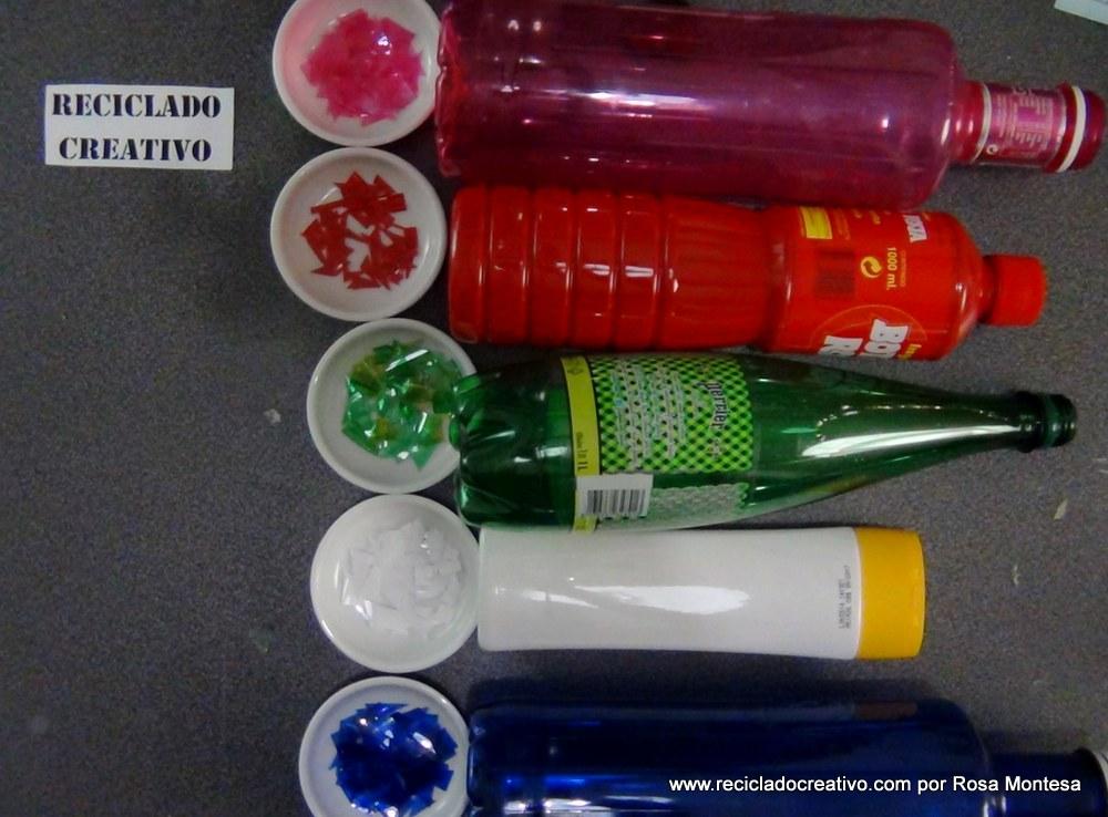 Traje de fallera valenciana con material reciclado (288)