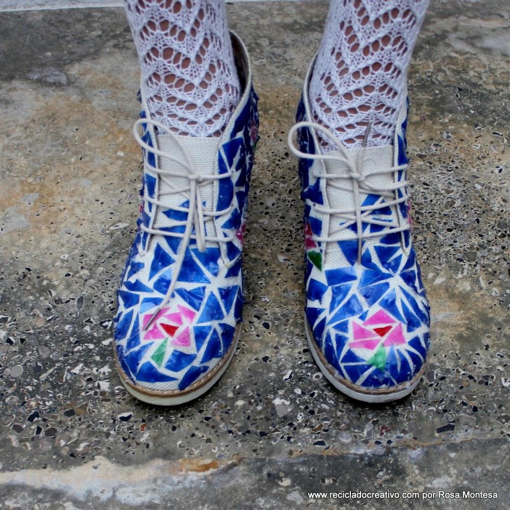 Zapatos para un traje de fallera valenciana con material reciclado