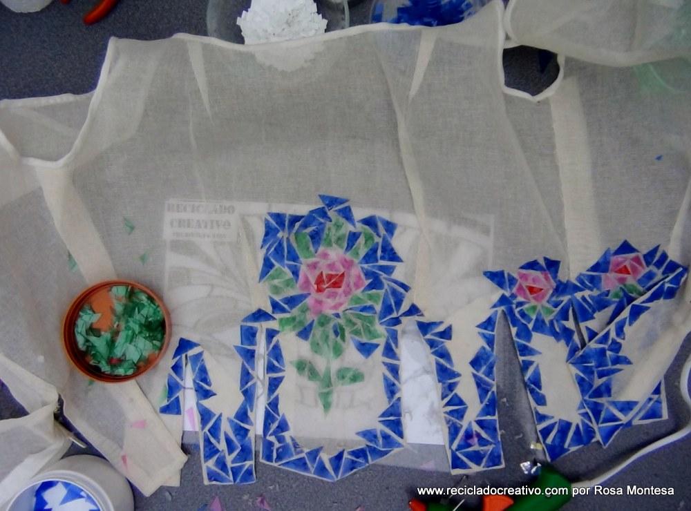 Corpiño de traje de fallera valenciana #ecofallera realizado con trencadís sobre tela