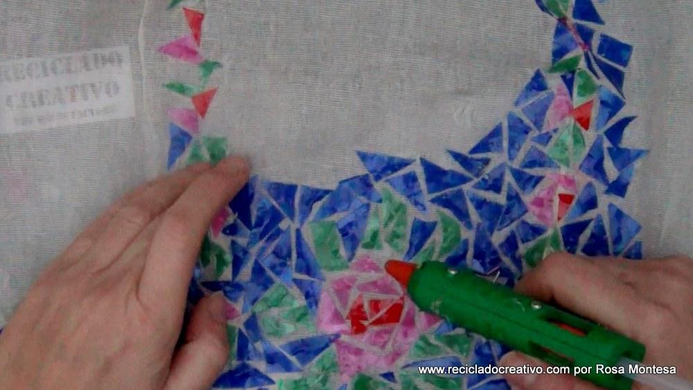 Corpiño de traje de fallera valenciana #ecofallera realizado con trencadís sobre tela