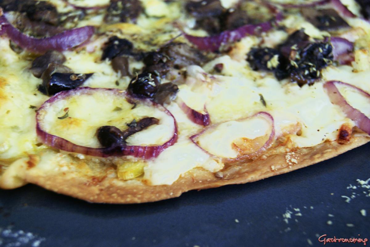 pizza bianca ai funghi