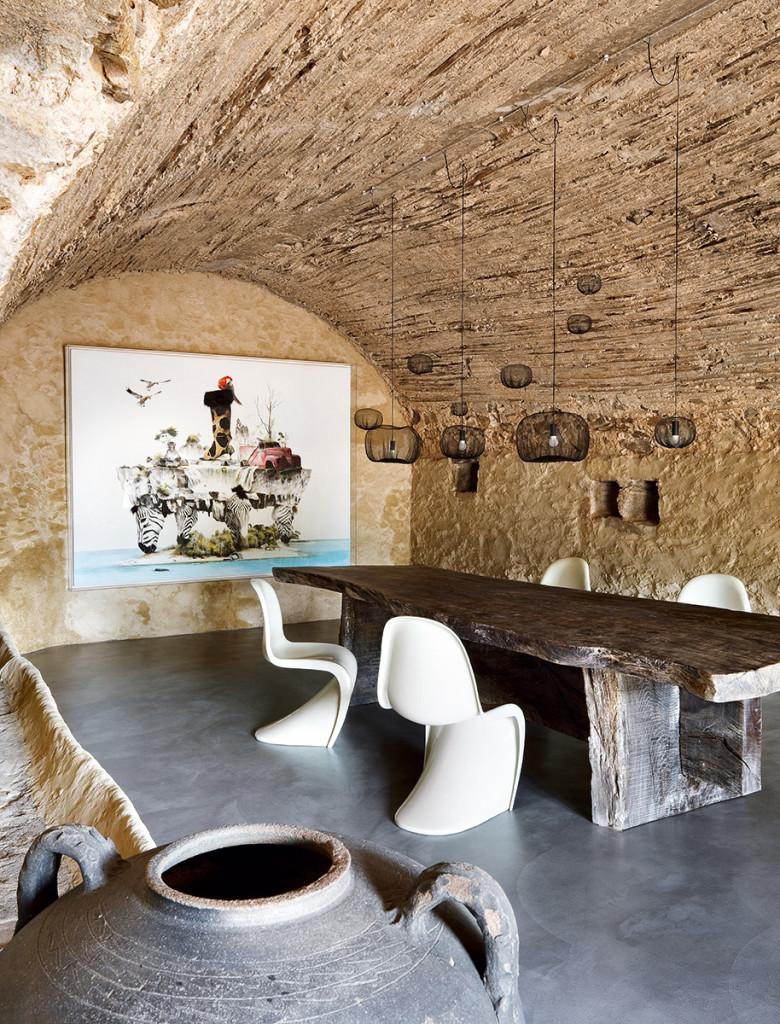 comedor con sillas panton