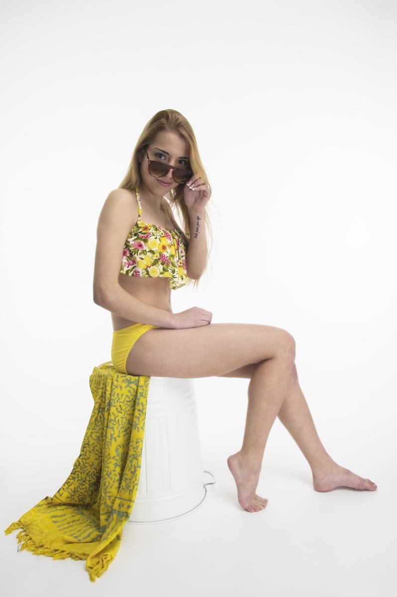 2014-02-07- Noelia Bikini 2