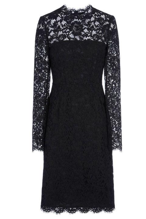 Invitadas con vestido de encaje