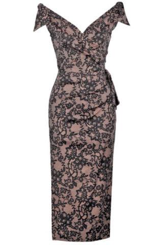 Invitadas con vestido de encaje