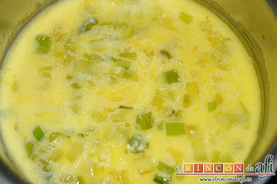 Irish champ, añadir la leche