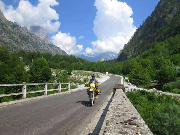 DRZ400. Los balcanes Patarránicos. Trail forever. (V)