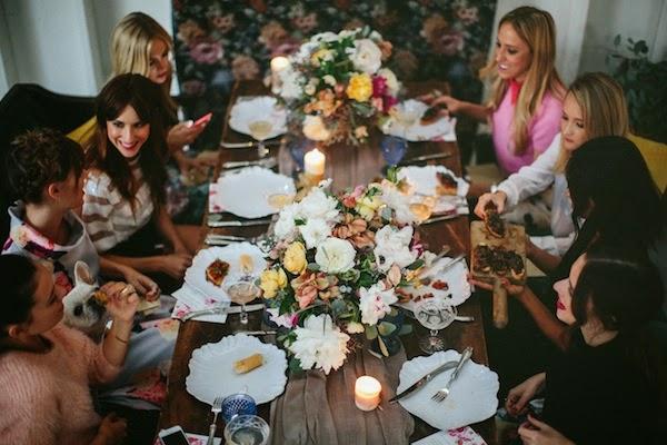 Mesa decorada para un brunch